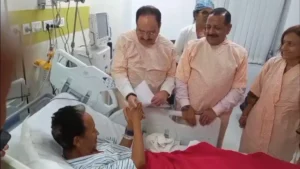 Sonam Wangchuk ended his 26-day hunger strike after government assurances on student protests and education reforms. Read the full story, key updates, and what's next.
